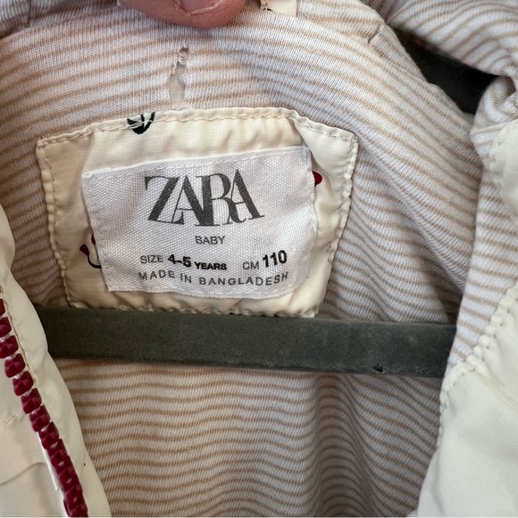 Zara Girls Cherry Lined Windbreaker Jacket Size 4-5 Years - Picture 2 of 14